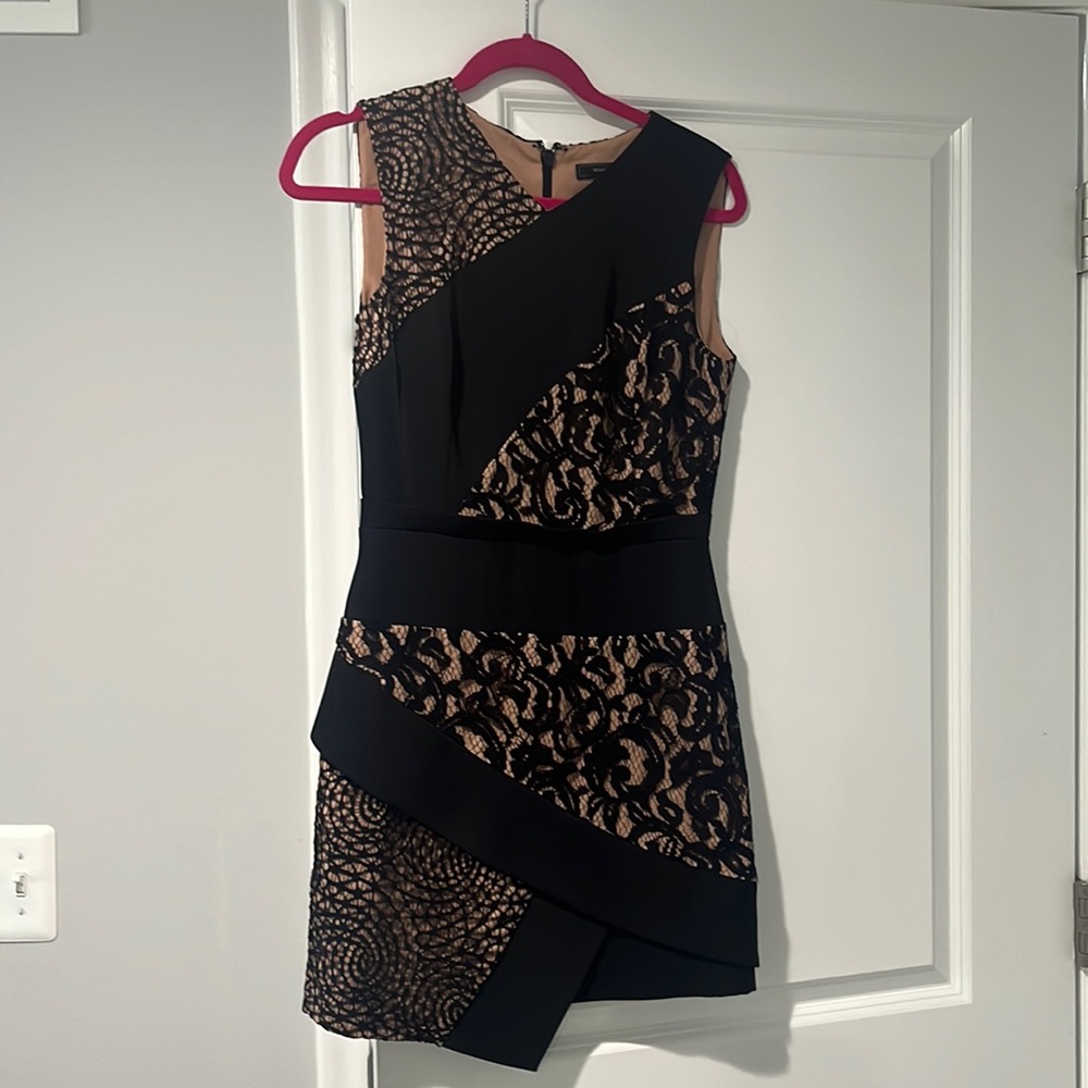 BCBG DALIA SLEEVELESS ASYMMETRICAL DRESS